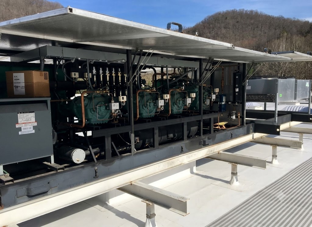 Connected refrigeration equipment producing operational data for analysis